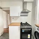 Central London 6 Beds Apartment