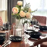 Central London 6 Beds Apartment