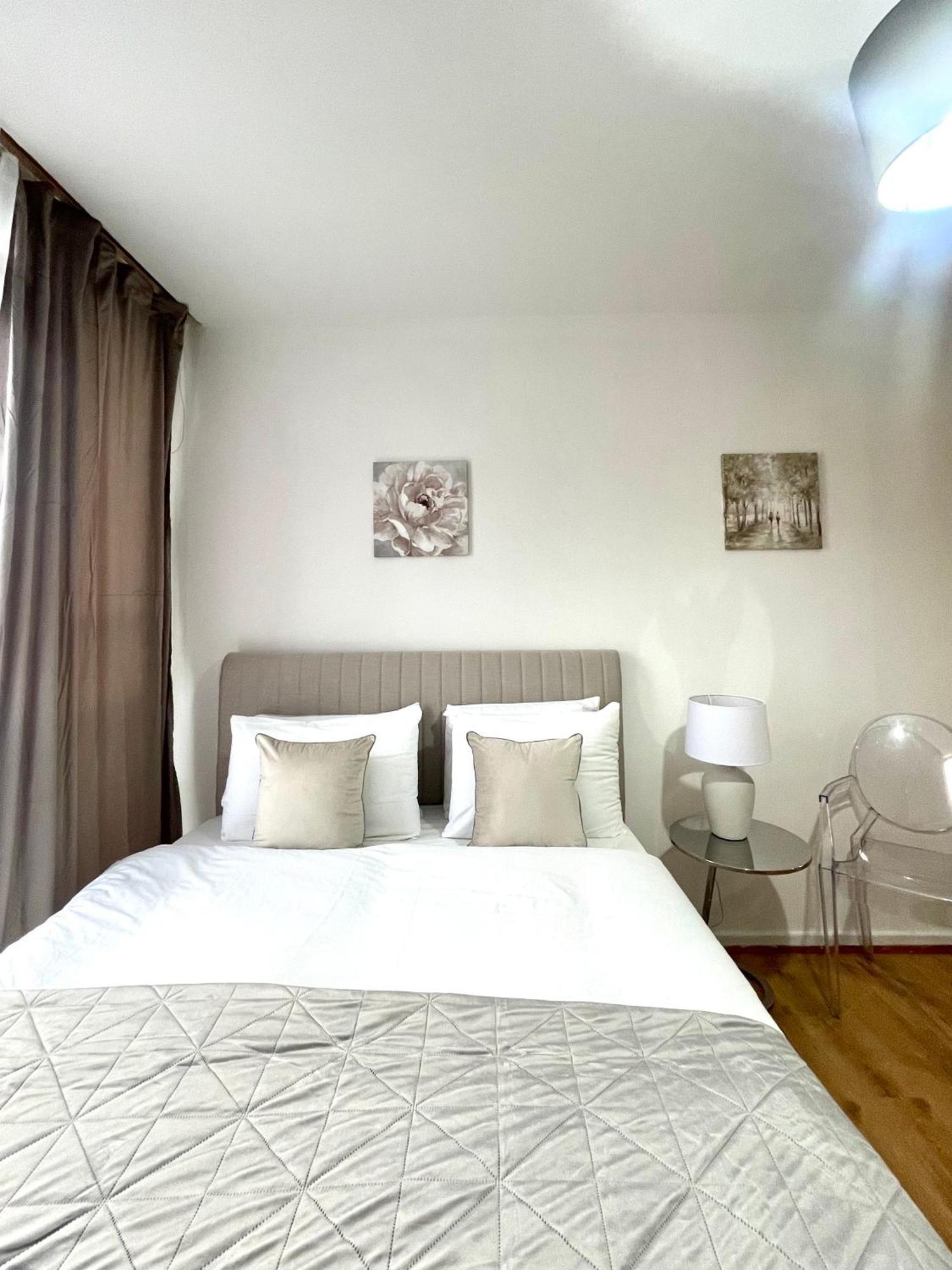 6 Beds